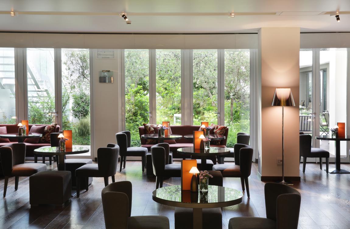فندق ماجنا باريس 1 هوتل إيه بارفوم ميلان المظهر الخارجي الصورة The hotel's lobby