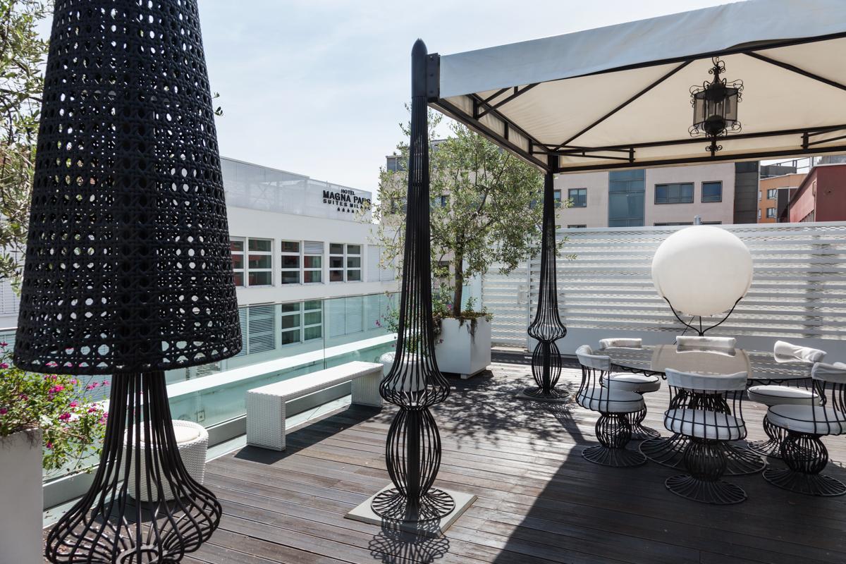 فندق ماجنا باريس 1 هوتل إيه بارفوم ميلان المظهر الخارجي الصورة Rooftop terrace